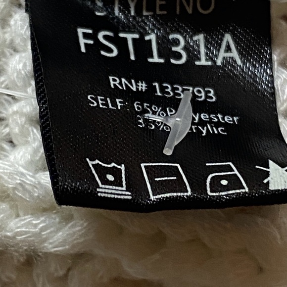 POL Women's Chunky Cable Knit Sweater - Cream and Gray BNWOT Medium Runs BIG! - Picture 8 of 13